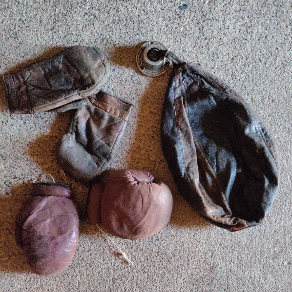 Vintage Leather Boxing Set